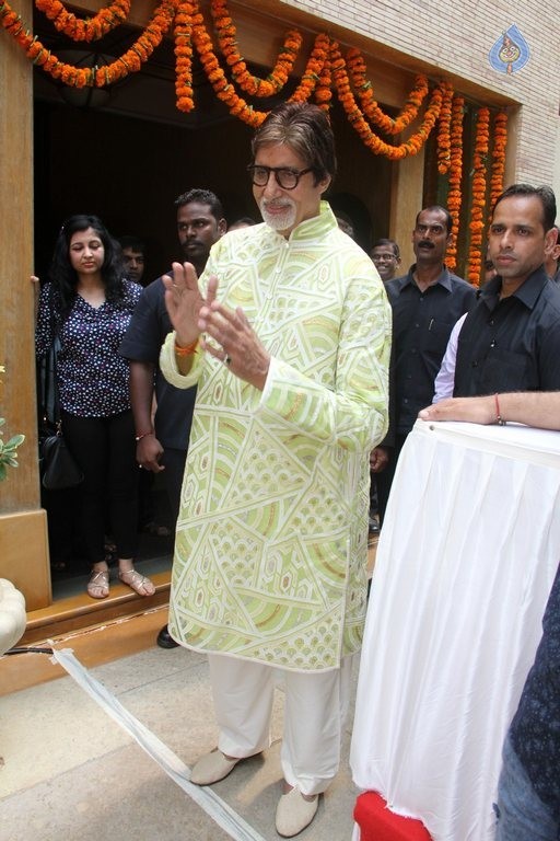 Amitabh Bachchan Birthday Meet - 21 / 21 photos