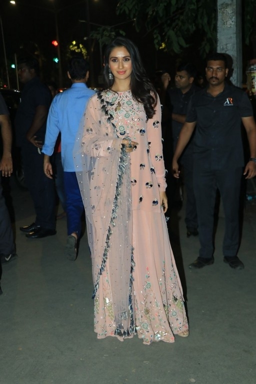 Amitabh Bachchan Diwali Bash 2019 - 4 / 84 photos