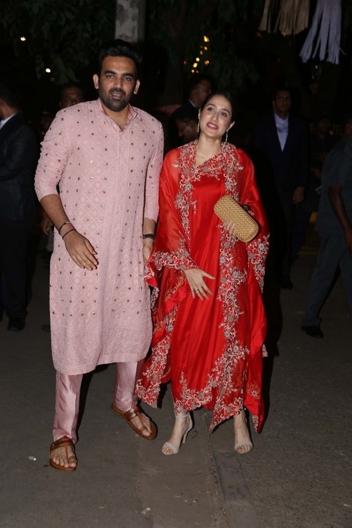 Amitabh Bachchan Diwali Bash 2019 - 30 / 84 photos
