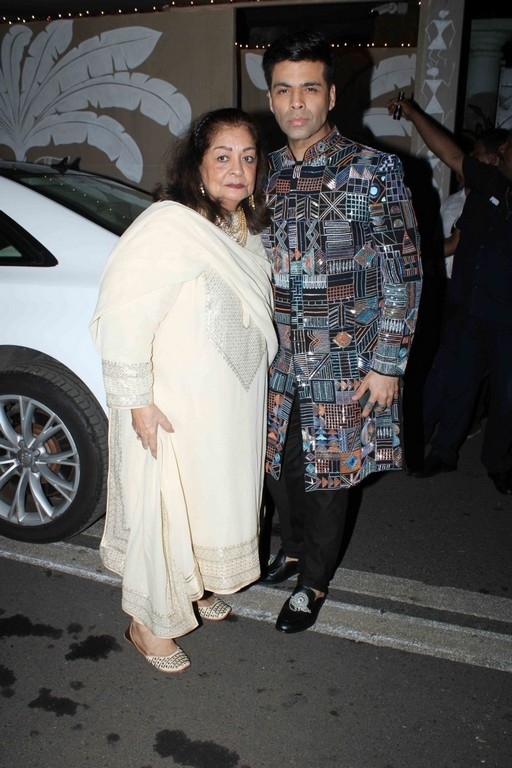 Amitabh Bachchan Diwali Bash 2019 - 64 / 84 photos