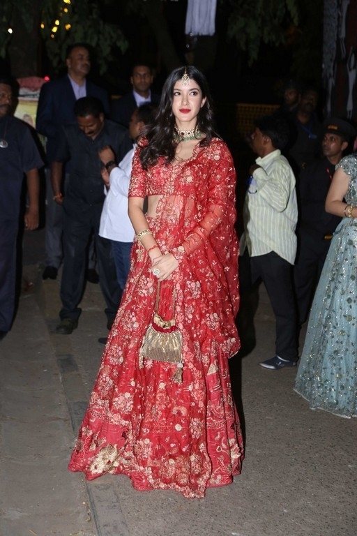 Amitabh Bachchan Diwali Bash 2019 - 65 / 84 photos