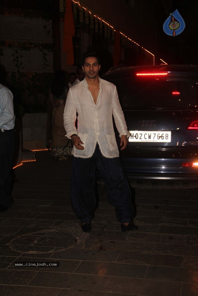 Amitabh Bachchan Hosted Diwali Party - 3 / 80 photos