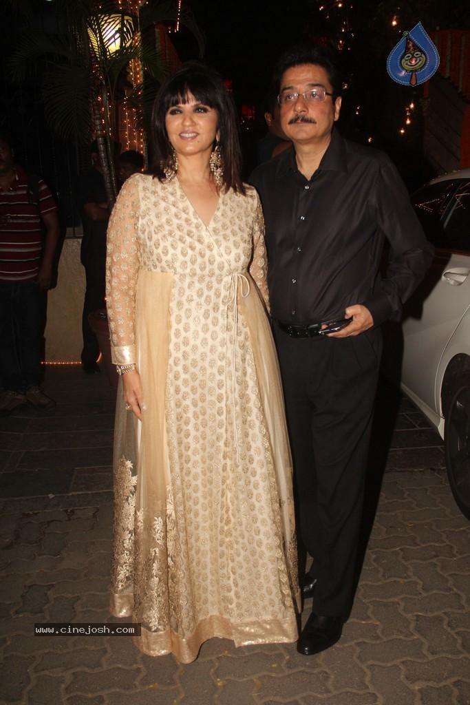 Amitabh Bachchan Hosted Diwali Party - 4 / 80 photos
