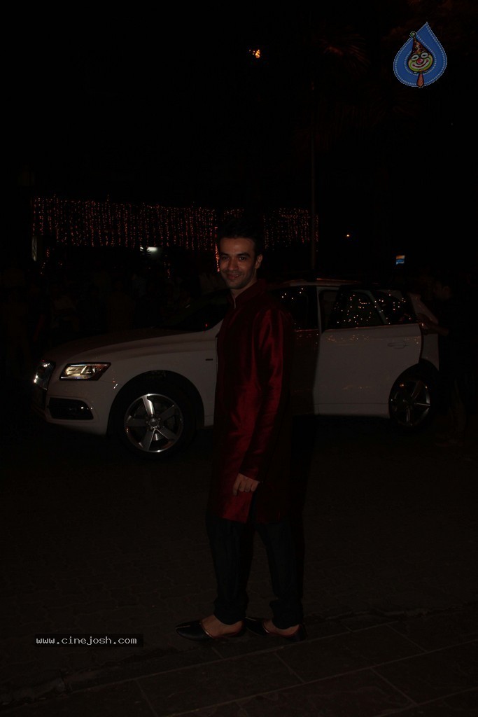Amitabh Bachchan Hosted Diwali Party - 14 / 80 photos