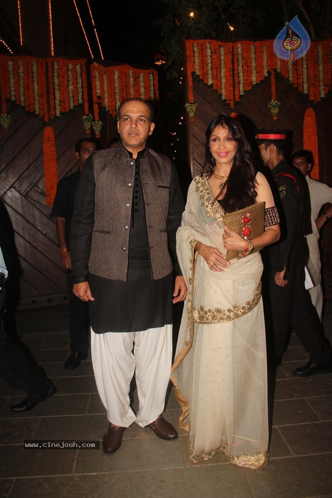 Amitabh Bachchan Hosted Diwali Party - 21 / 80 photos