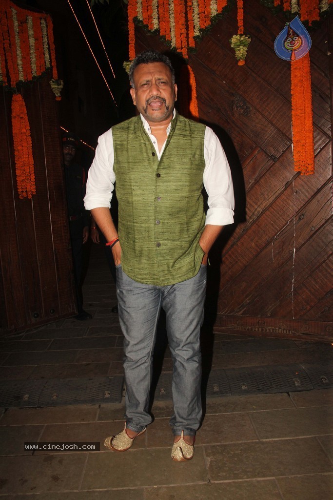 Amitabh Bachchan Hosted Diwali Party - 24 / 80 photos