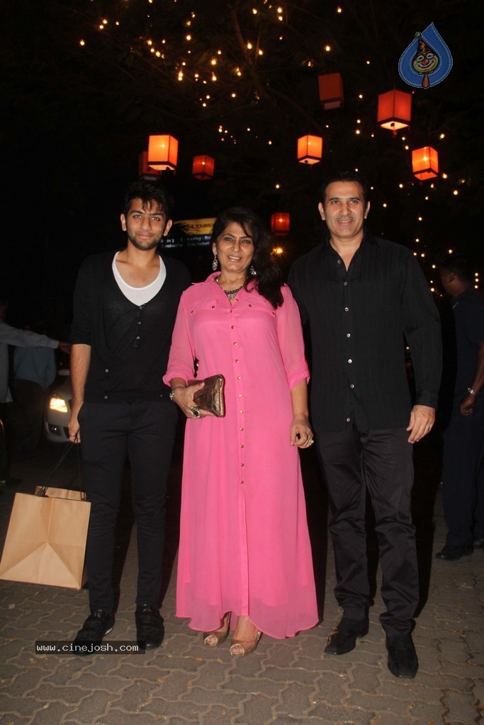 Amitabh Bachchan Hosted Diwali Party - 26 / 80 photos