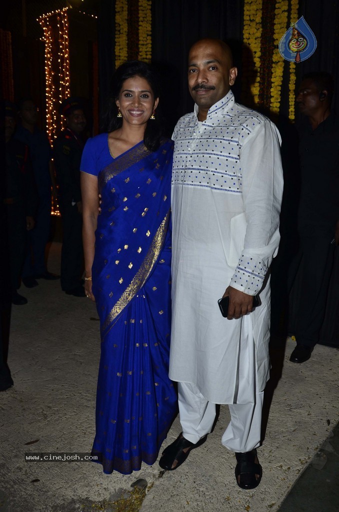 Amitabh Bachchan Hosted Diwali Party - 31 / 80 photos