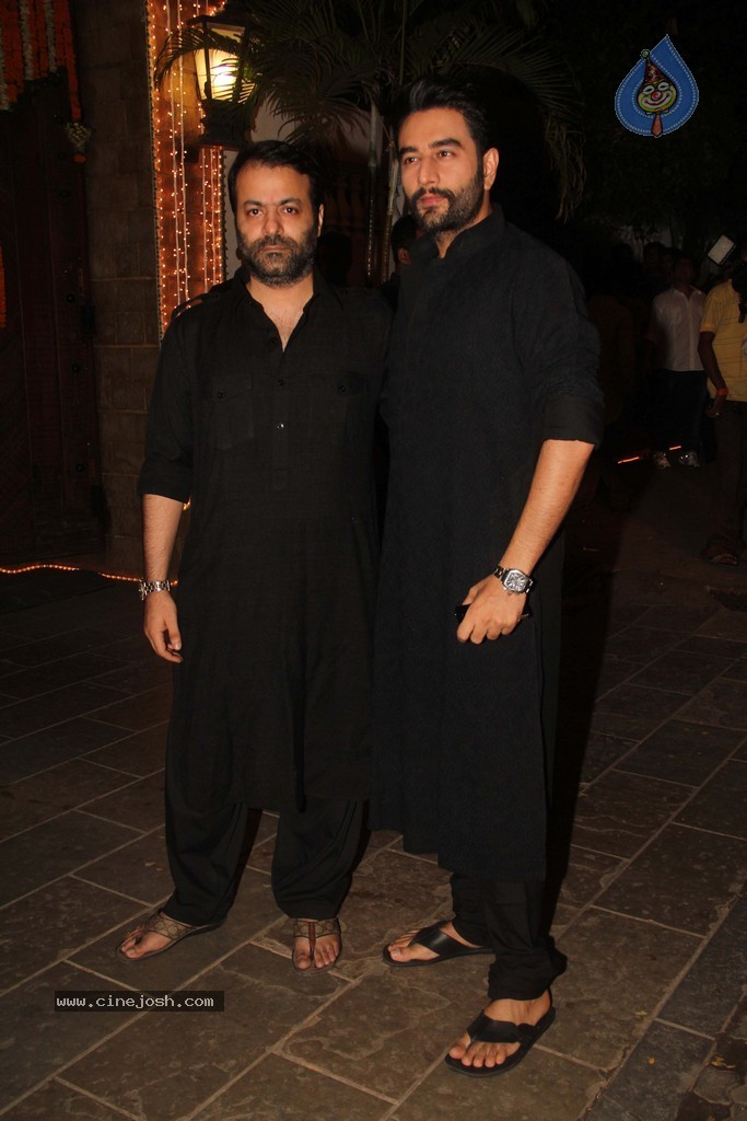 Amitabh Bachchan Hosted Diwali Party - 42 / 80 photos