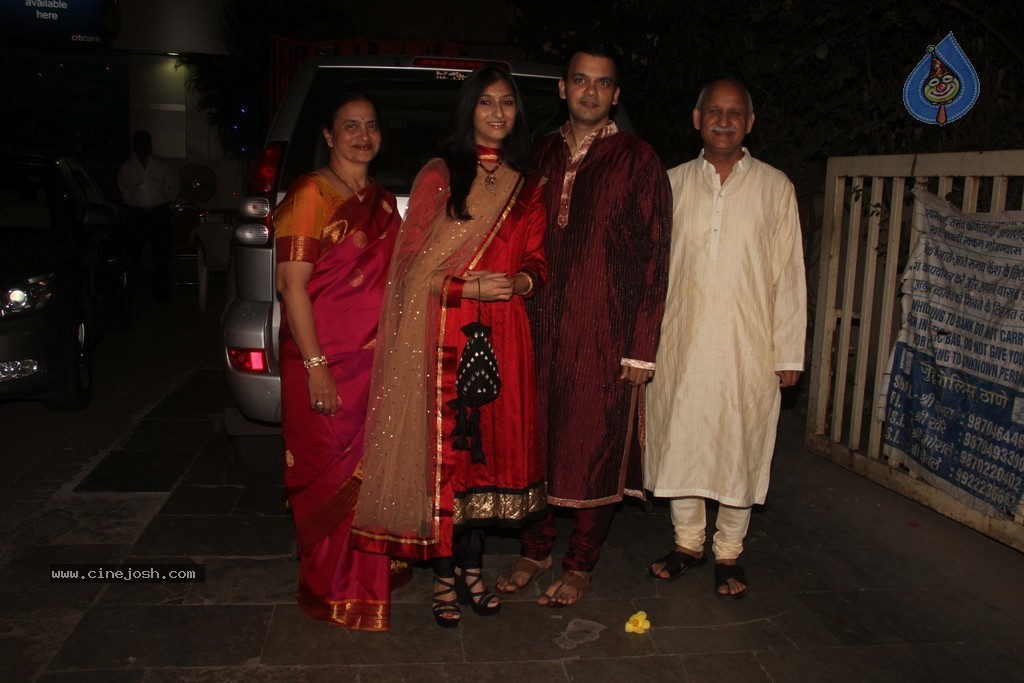 Amitabh Bachchan Hosted Diwali Party - 47 / 80 photos