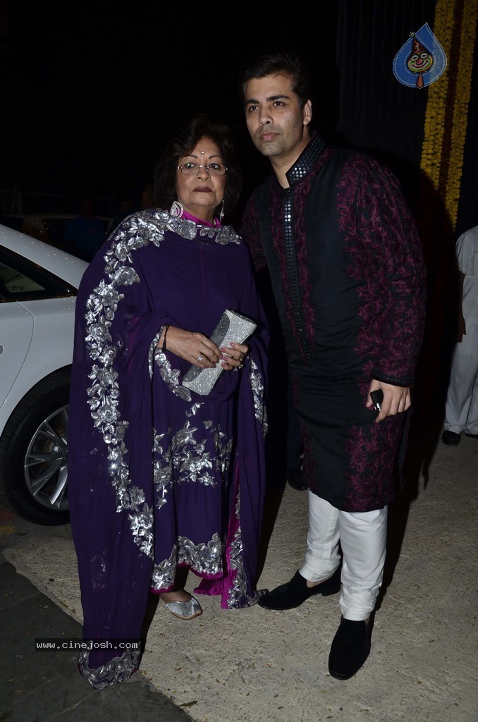 Amitabh Bachchan Hosted Diwali Party - 52 / 80 photos
