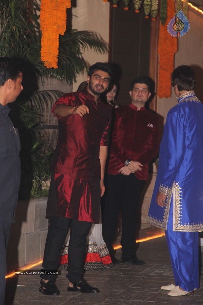 Amitabh Bachchan Hosted Diwali Party - 65 / 80 photos