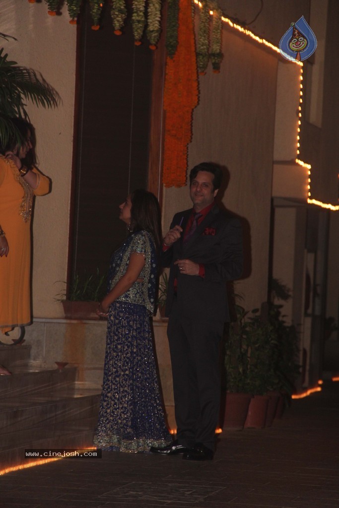 Amitabh Bachchan Hosted Diwali Party - 66 / 80 photos