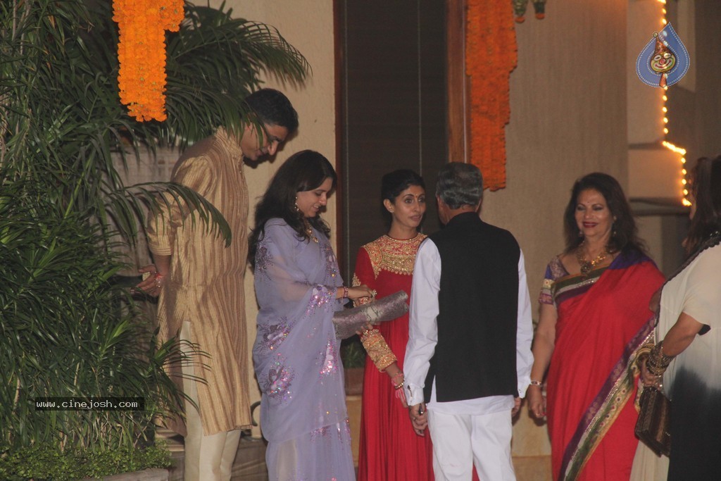 Amitabh Bachchan Hosted Diwali Party - 70 / 80 photos