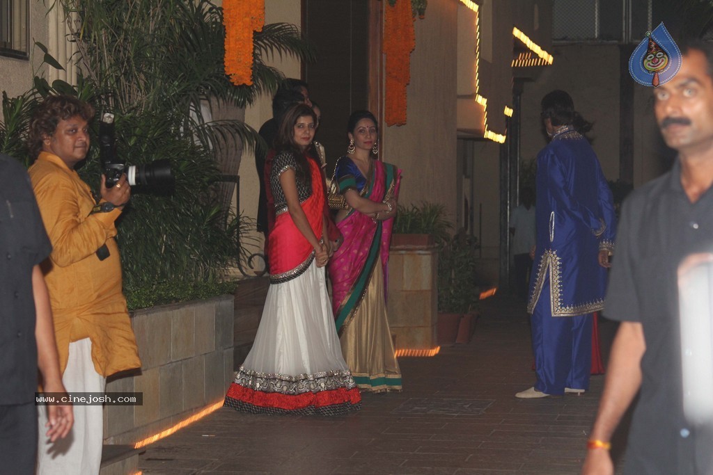 Amitabh Bachchan Hosted Diwali Party - 73 / 80 photos