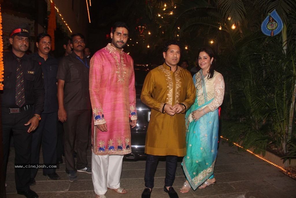 Amitabh Bachchan Hosted Diwali Party - 76 / 80 photos