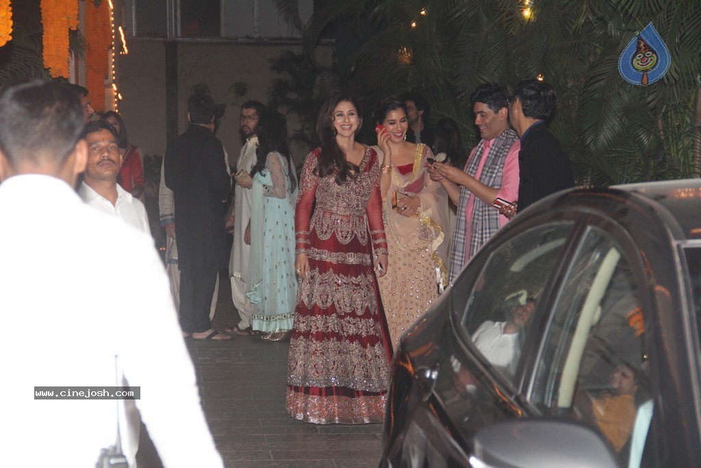 Amitabh Bachchan Hosted Diwali Party - 80 / 80 photos