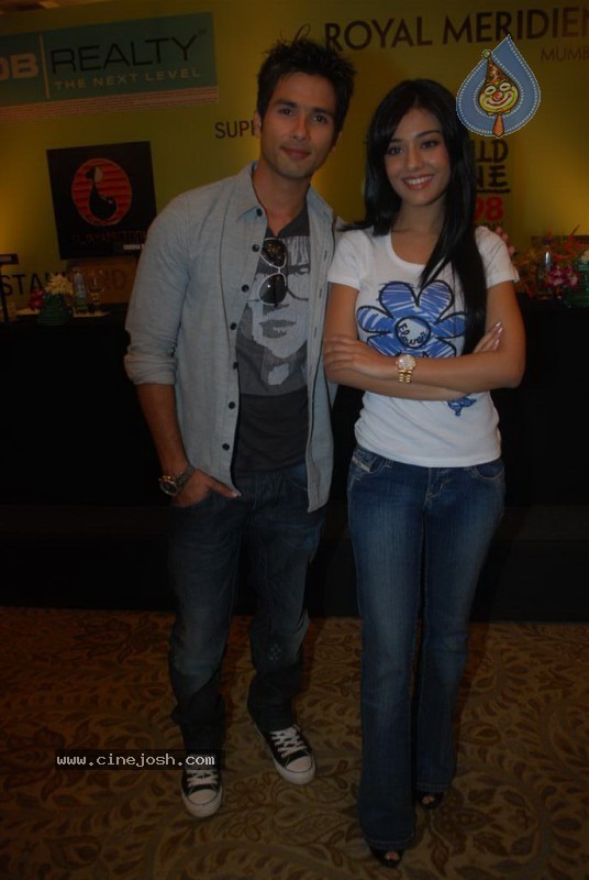Amrita Rao,Shahid Kapoor At Swayamsiddh NGO Event - 4 / 35 photos