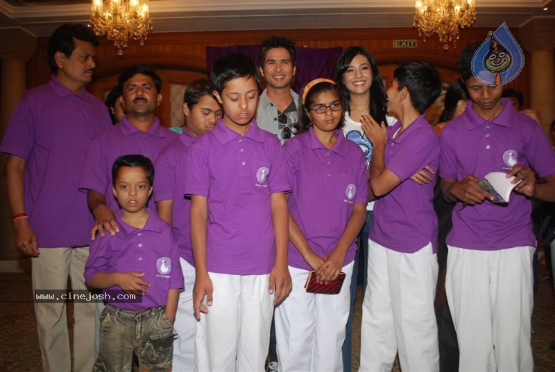 Amrita Rao,Shahid Kapoor At Swayamsiddh NGO Event - 17 / 35 photos