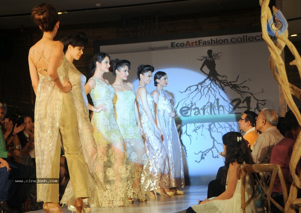 Amy Billimorias Eco Art Fashion Initiative Earth 21 - 20 / 73 photos