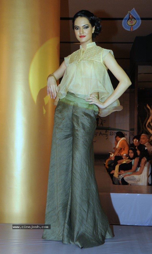 Amy Billimorias Eco Art Fashion Initiative Earth 21 - 22 / 73 photos