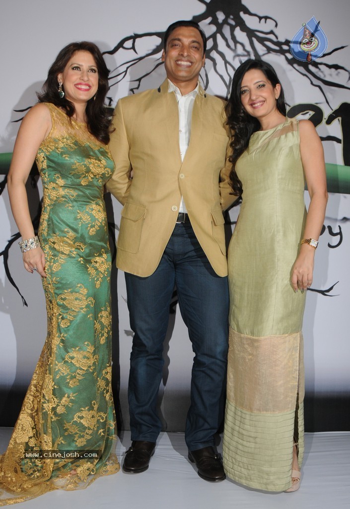 Amy Billimorias Eco Art Fashion Initiative Earth 21 - 52 / 73 photos