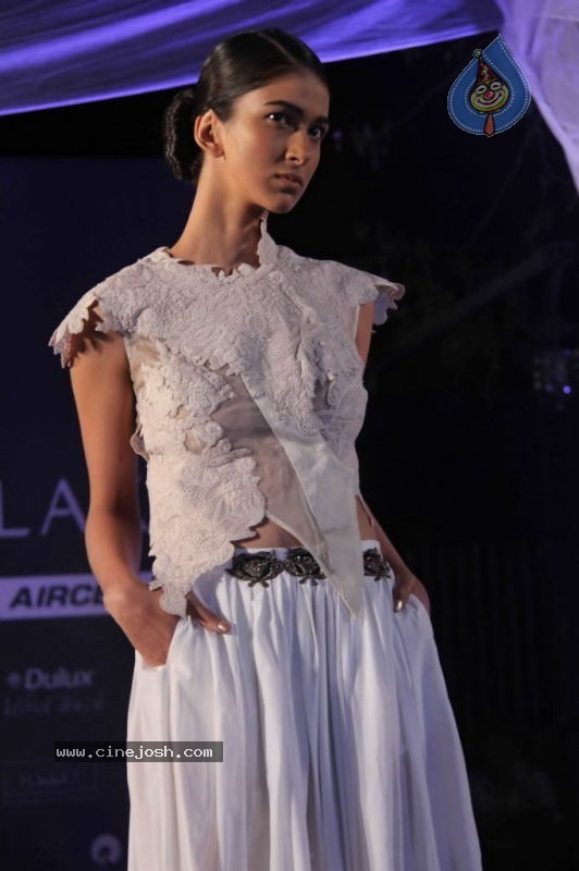 Anamika Khanna Show at Lakme Kick Start Party - 32 / 50 photos