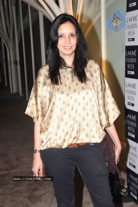 Anamika Khanna Show at Lakme Kick Start Party - 35 / 50 photos