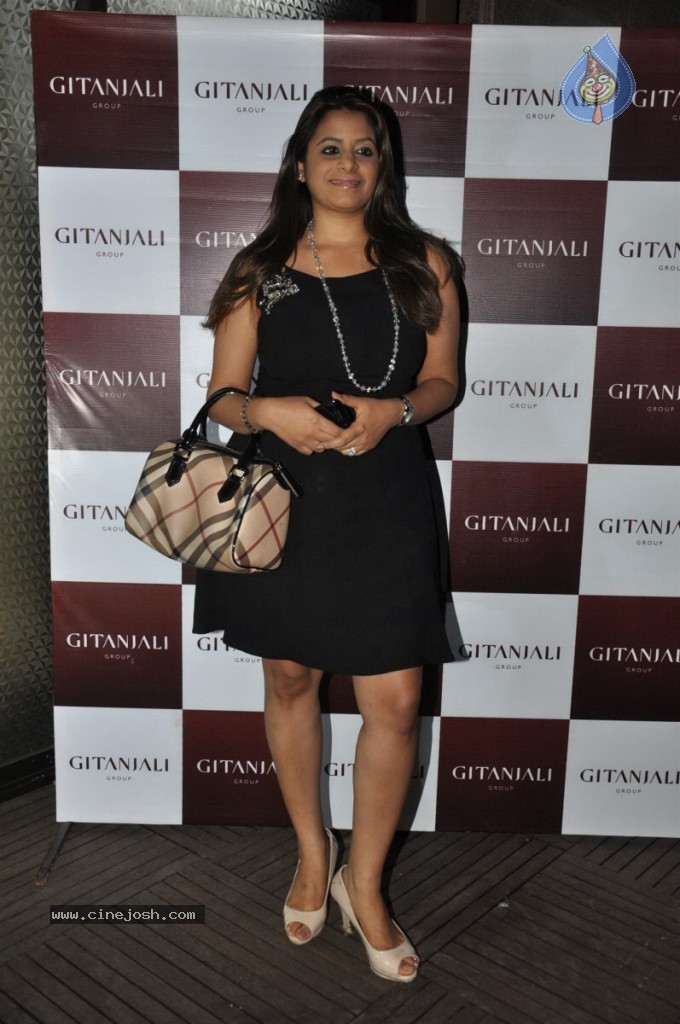 Ankita Shorey at Gitanjali IRFW 2012  - 35 / 51 photos