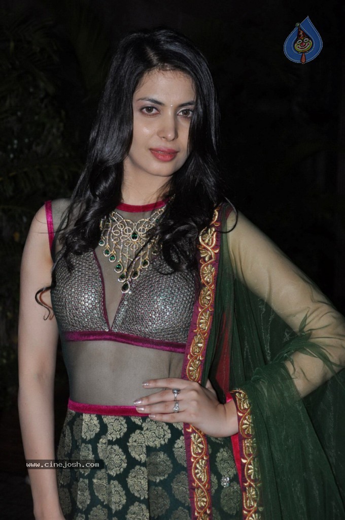 Ankita Shorey at Gitanjali IRFW 2012  - 49 / 51 photos