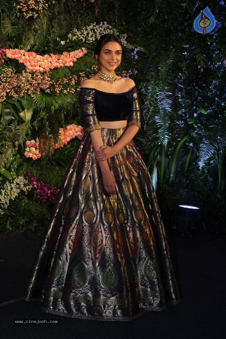 Anushka And Virat Wedding Celebration In Mumbai Set 2 - 42 / 84 photos