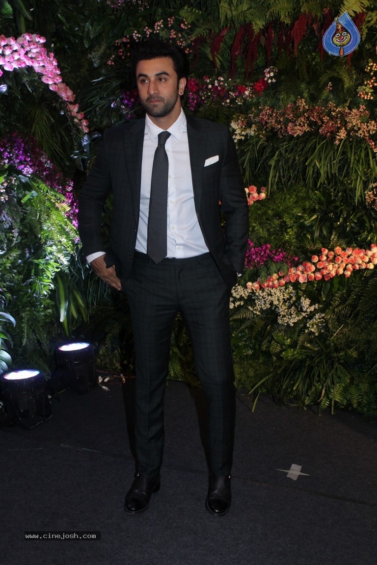 Anushka And Virat Wedding Celebration In Mumbai Set 2 - 57 / 84 photos