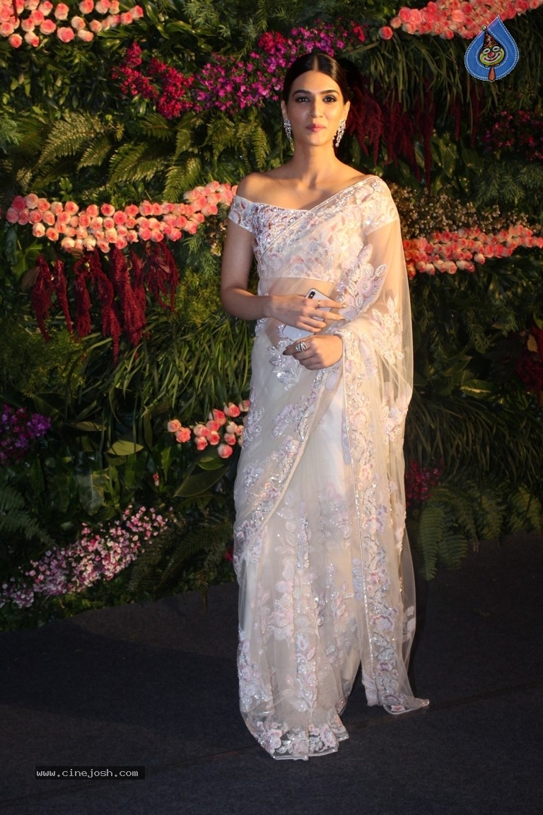 Anushka And Virat Wedding Celebration In Mumbai Set 2 - 79 / 84 photos