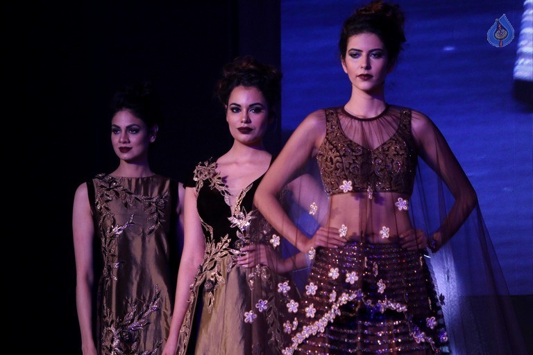 Archana Kochhar Fashion Show - 22 / 49 photos
