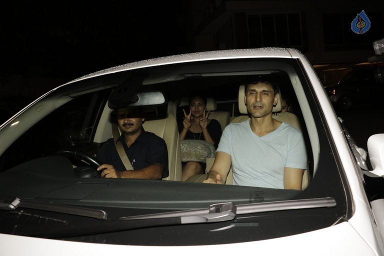 Arpita Khan Birthday Party Photos - 22 / 83 photos