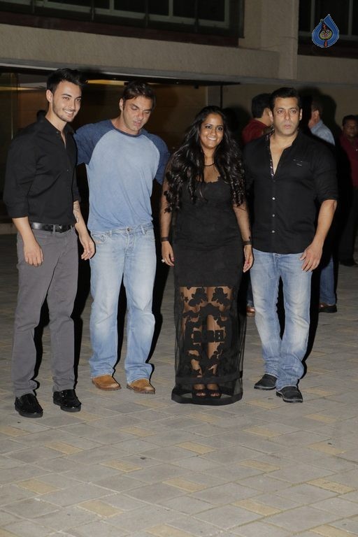 Arpita Khan Birthday Party Photos - 43 / 83 photos