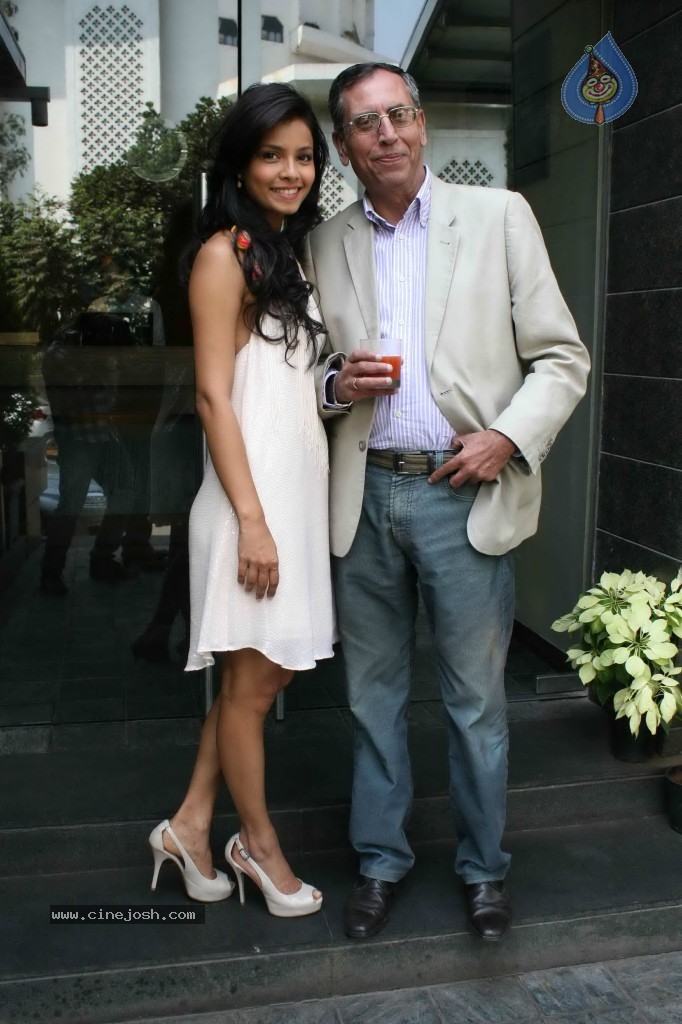 Ash Chandler and Junelia Wedding Reception Party  - 39 / 70 photos