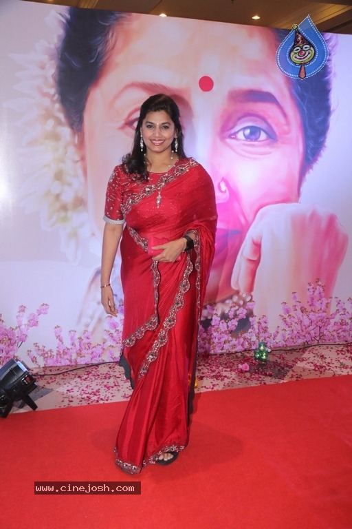 Asha Bhosale Awarded 5th Yash Chopra Memorial Award - 24 / 30 photos