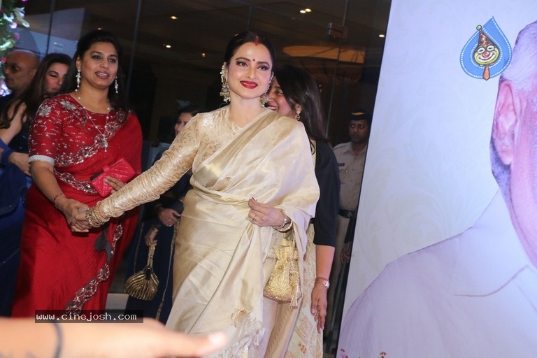 Asha Bhosale Awarded 5th Yash Chopra Memorial Award - 25 / 30 photos