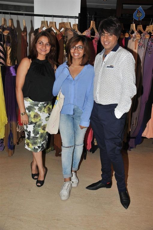 Asha Bhosle at NGO Maddad Event - 18 / 49 photos