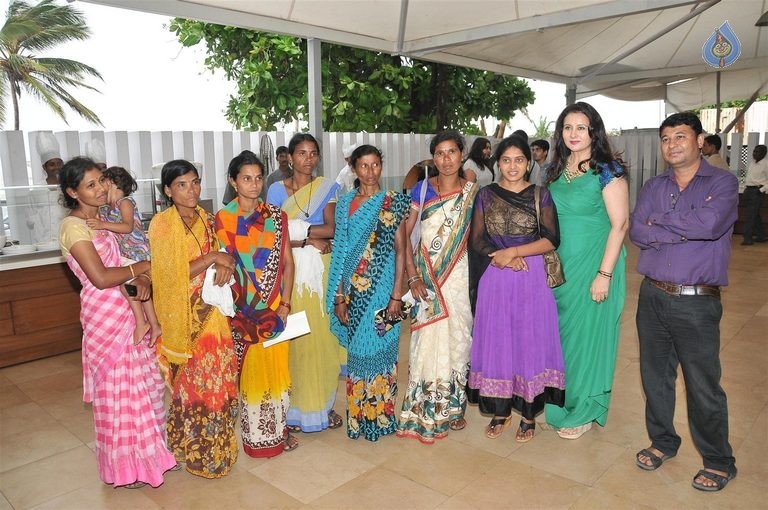 Asha Bhosle at NGO Maddad Event - 29 / 49 photos