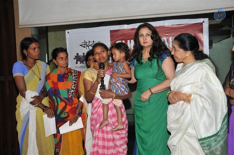 Asha Bhosle at NGO Maddad Event - 39 / 49 photos