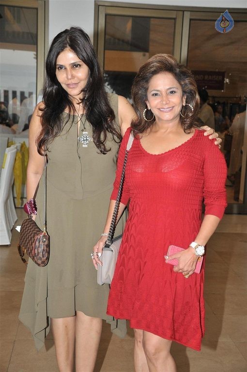 Asha Bhosle at NGO Maddad Event - 43 / 49 photos