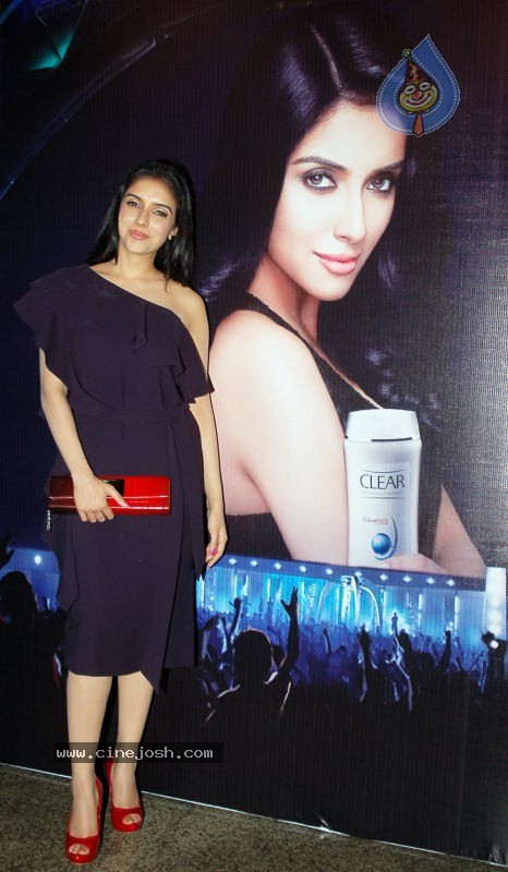 Asin Promoting Clinic All Clear - 14 / 25 photos