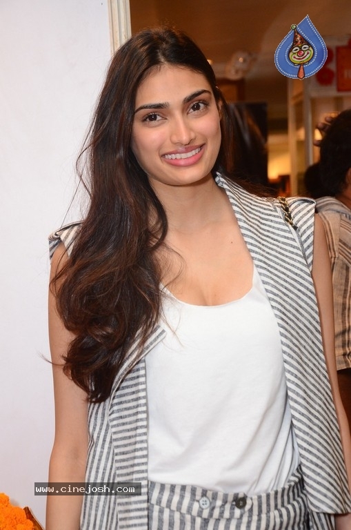 Athiya Shetty Pictures - 1 / 9 photos