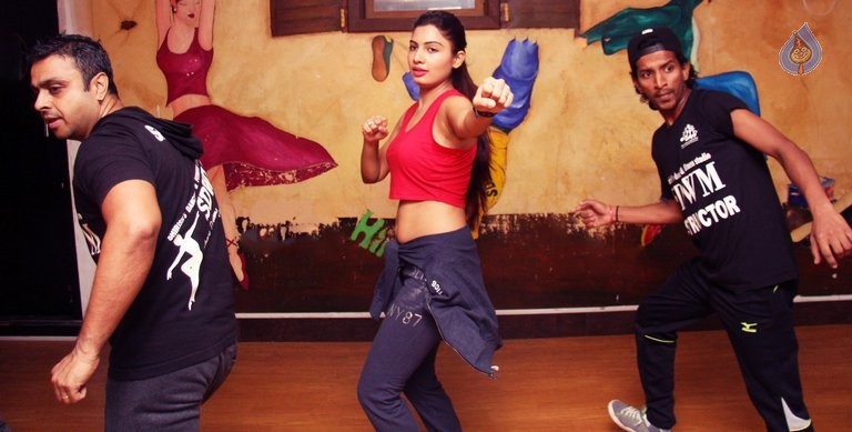 Avani Modi at SDWM Studio - 18 / 33 photos