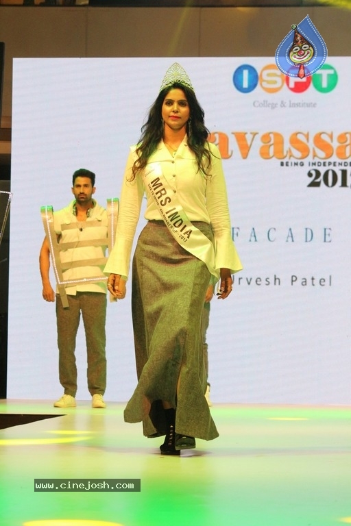 Avassa 2017 Fashion Show Photos - 25 / 50 photos