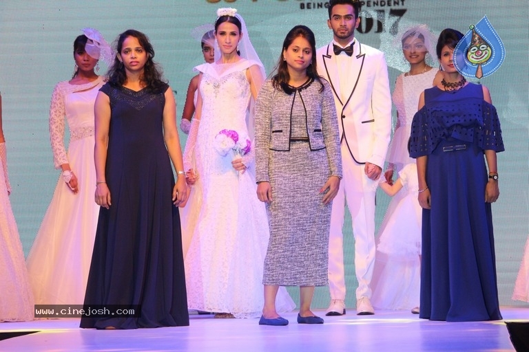 Avassa 2017 Fashion Show Photos - 42 / 50 photos