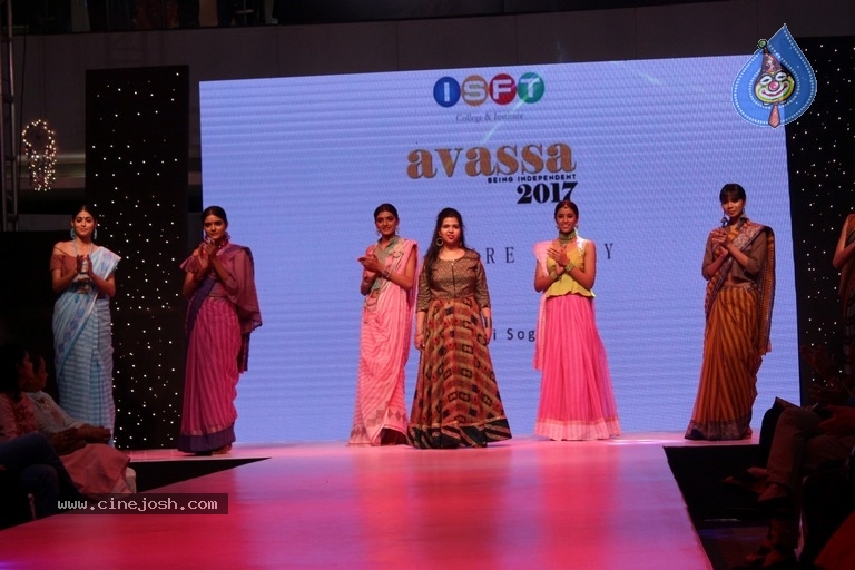 Avassa 2017 Fashion Show Photos - 49 / 50 photos