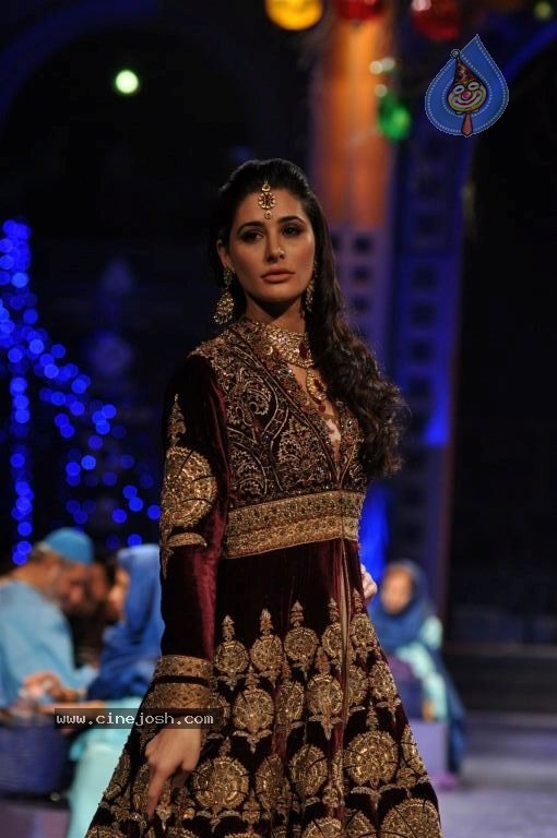 AVIBFW 2012 Grand Finale - 3 / 112 photos